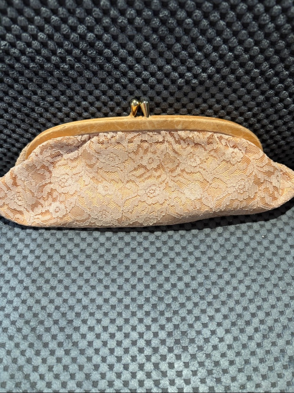 Lace wood frame Vintage (50-60) Clutch Bag in Peach with matching gloves